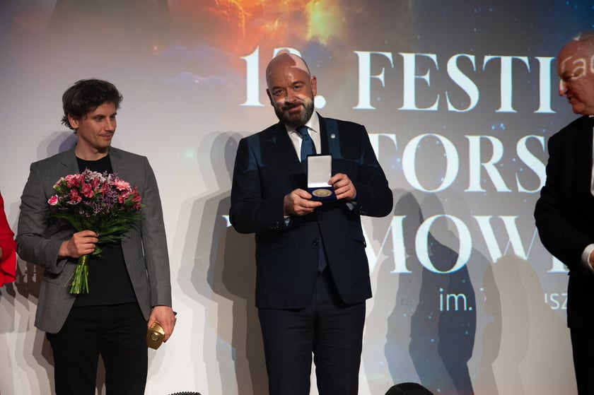 17. Festiwal Reżyserii Filmowej im. Sylwestra Chęcińskiego i 13. Festiwal Aktorstwa Filmowego im. Tadeusza Szymkowa trwały we Wrocławiu od 6 do 11 kwietnia.
